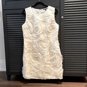 Montréal designer store, wore once for wedding rehearsal, beautiful, light